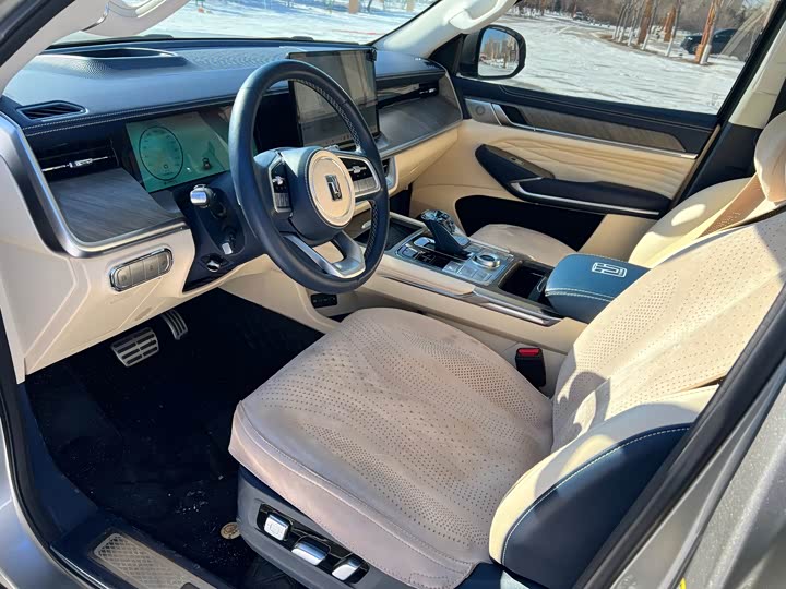 Фото 4 - Tank 500 Hybrid