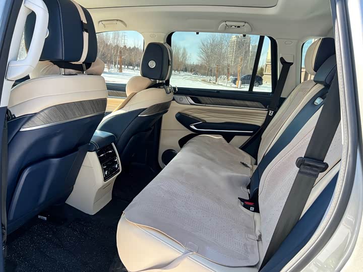 Фото 5 - Tank 500 Hybrid