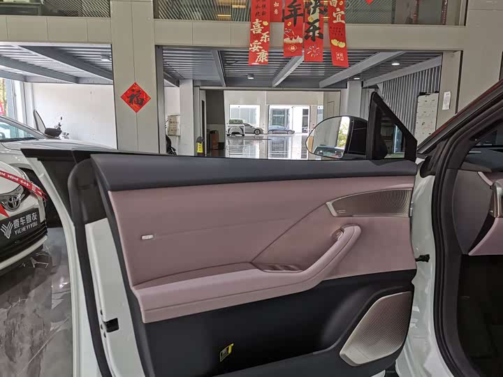 Фото 7 - Nio Onvo L60