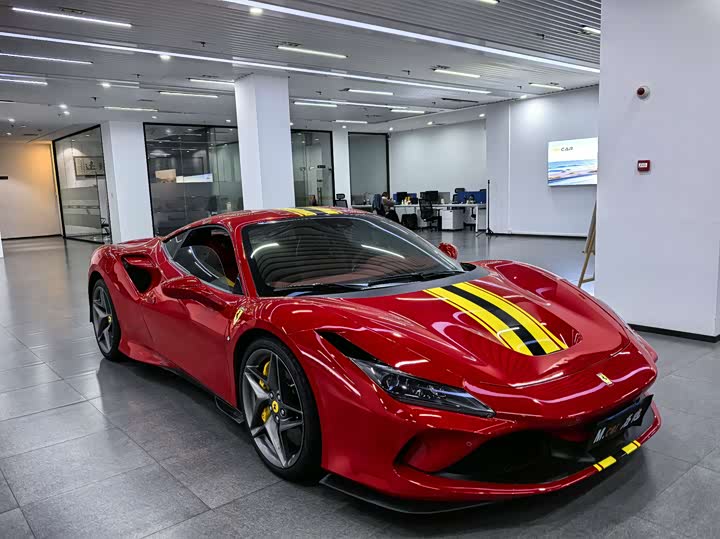 Photo 3 - Ferrari F8