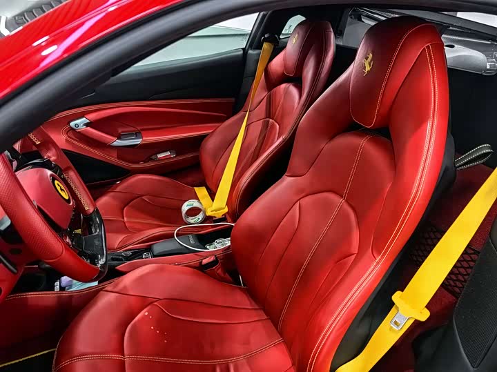 Photo 6 - Ferrari F8