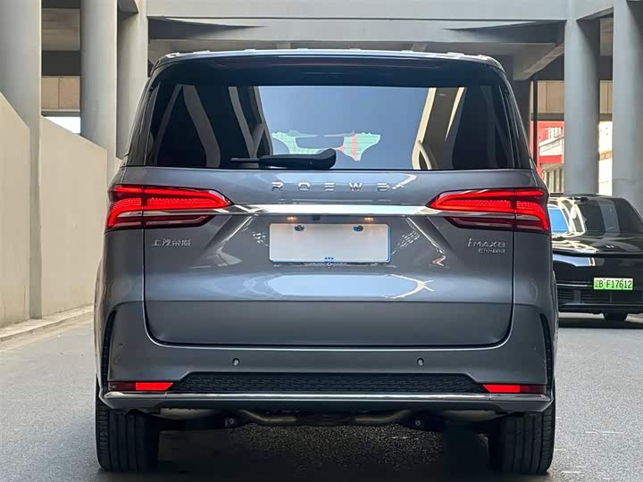 Фото 4 - Roewe iMax 8