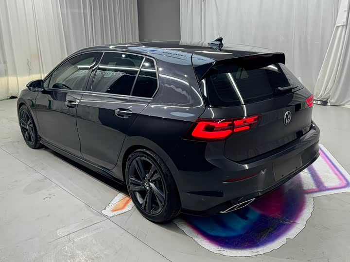 Фото 4 - Volkswagen Golf