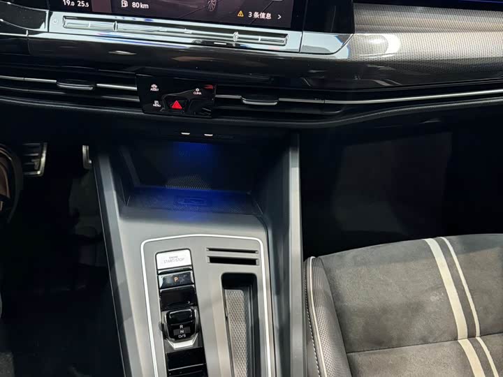 Фото 9 - Volkswagen Golf