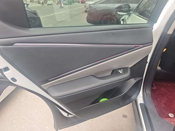 Фото 9 - Toyota bZ5