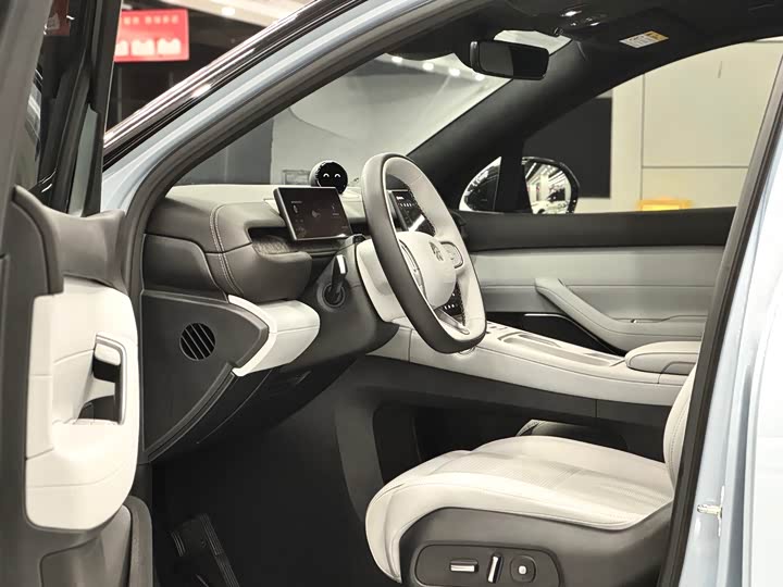 Фото 8 - Nio ES6