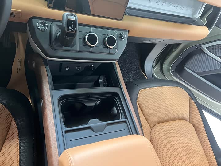 Фото 4 - Land Rover Defender