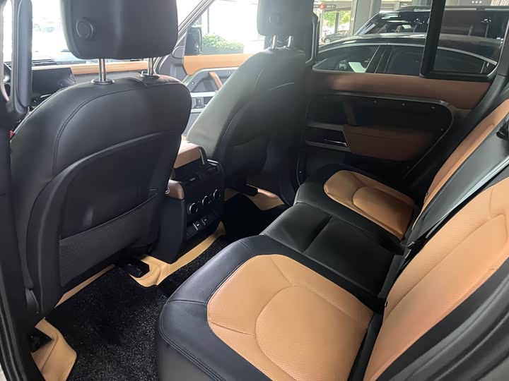 Фото 9 - Land Rover Defender