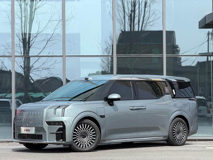 Фото 1 - Zeekr 009