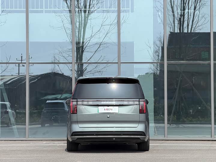 Фото 4 - Zeekr 009