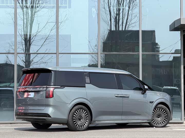 Фото 5 - Zeekr 009