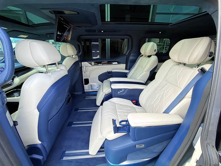 Фото 8 - Zeekr 009