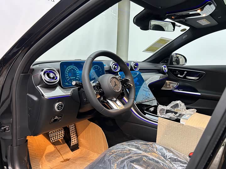 Фото 9 - Mercedes-Benz C-Class AMG