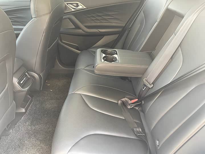 Фото 4 - Roewe RX5