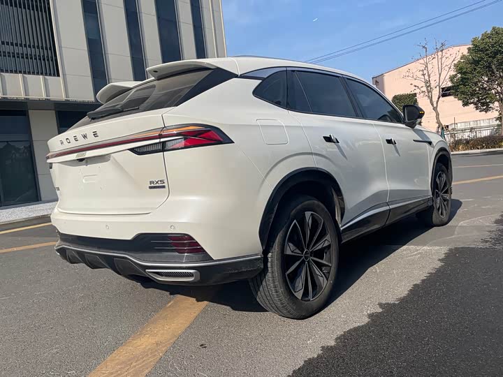 Фото 8 - Roewe RX5