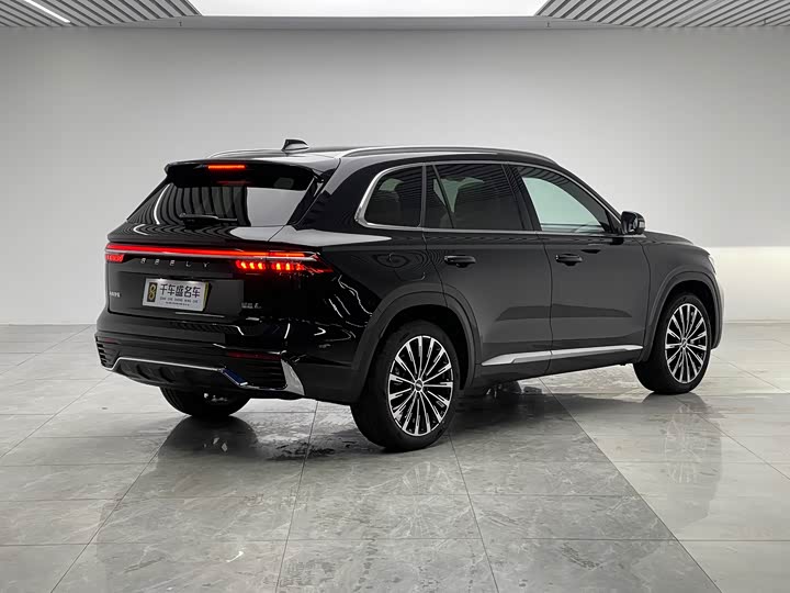 Фото 6 - Geely Monjaro