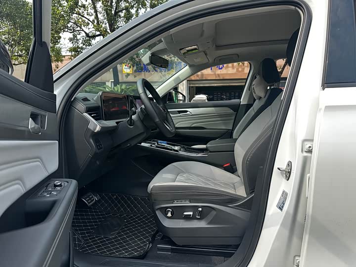 Photo 6 - Volkswagen Tavendor