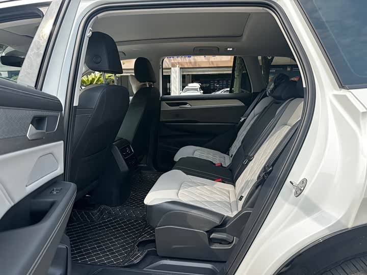 Photo 7 - Volkswagen Tavendor