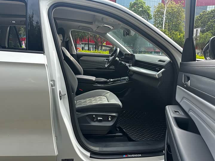 Photo 9 - Volkswagen Tavendor