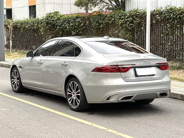 Фото 3 - Jaguar XF L