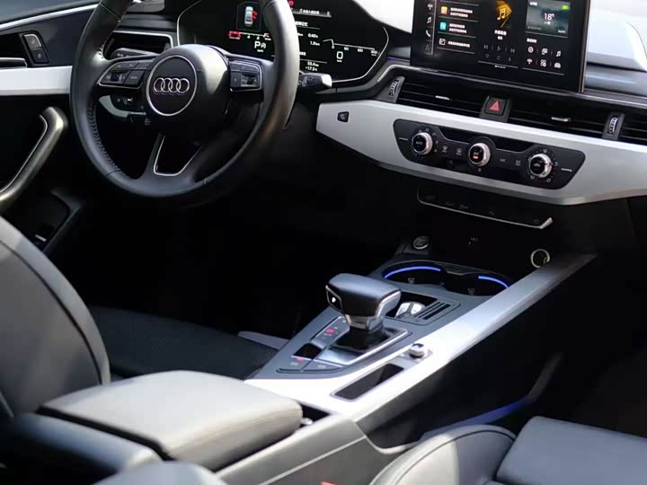 Фото 3 - Audi A4L