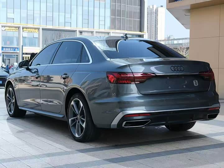 Фото 7 - Audi A4L