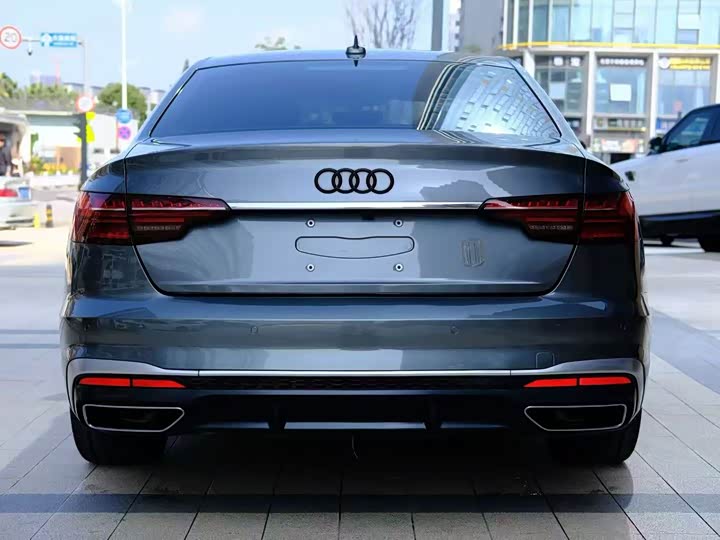 Фото 8 - Audi A4L