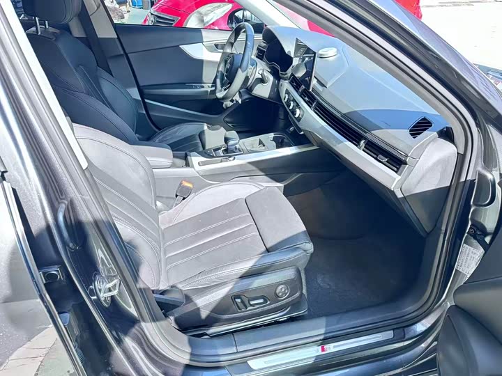 Фото 9 - Audi A4L