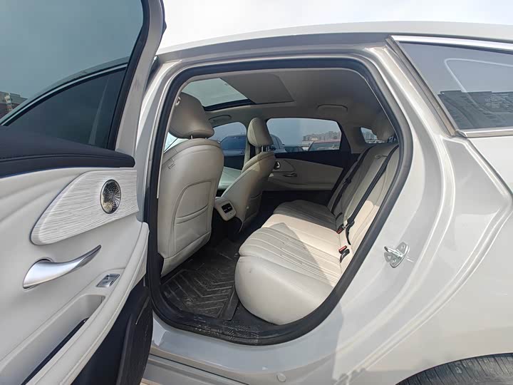 Photo 9 - Chery Fulwin A8