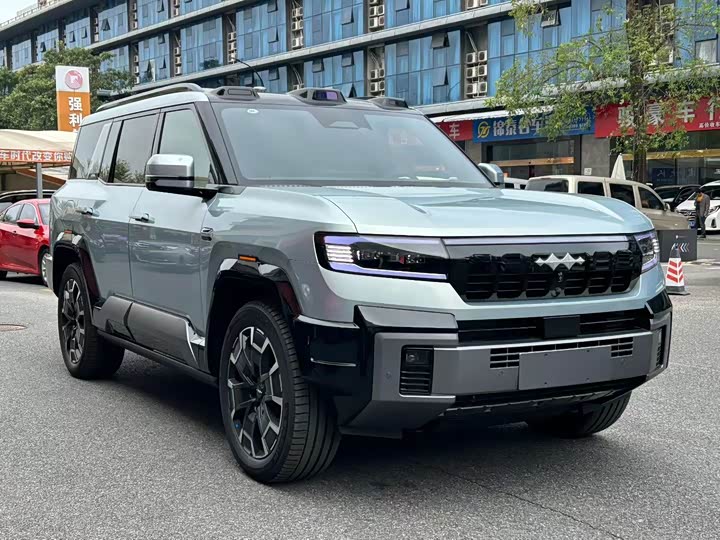 Фото 1 - BYD FangChengBao Leopard 8