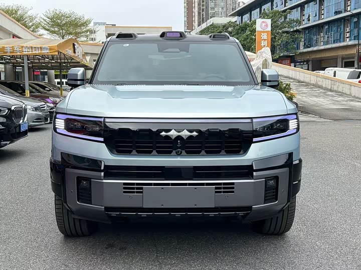 Фото 2 - BYD FangChengBao Leopard 8