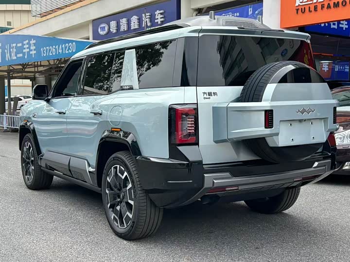 Фото 6 - BYD FangChengBao Leopard 8