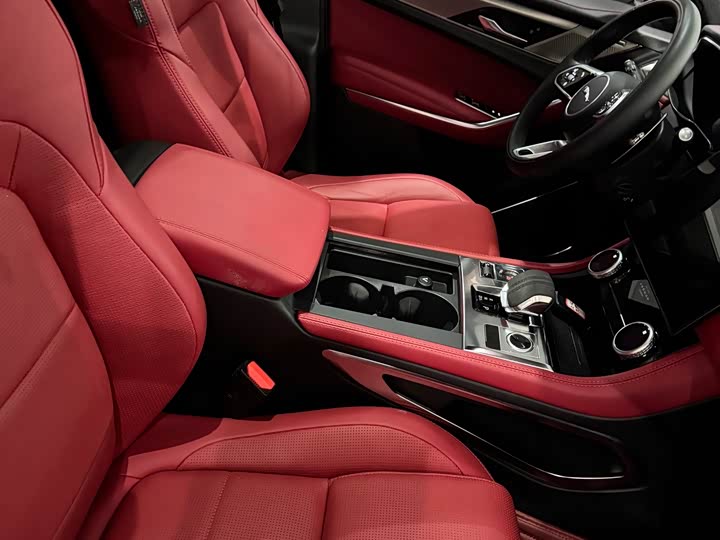 Photo 5 - Jaguar F-Pace