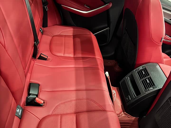 Photo 6 - Jaguar F-Pace