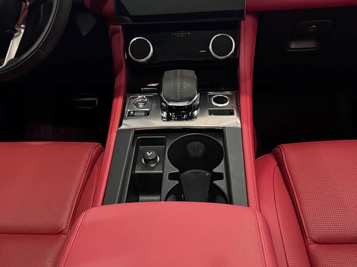 Photo 8 - Jaguar F-Pace