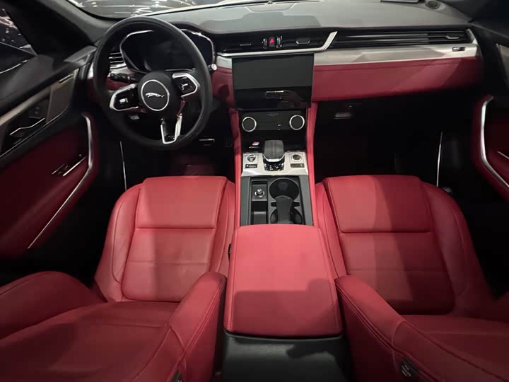 Photo 9 - Jaguar F-Pace