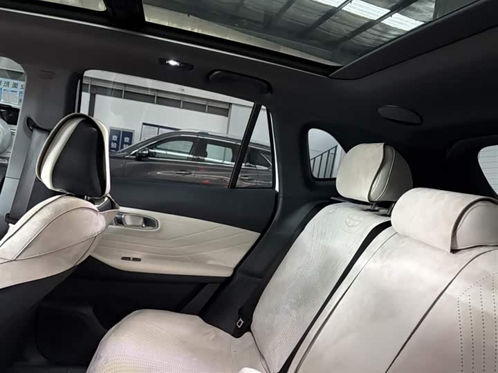 Фото 6 - Geely Galaxy Starship 7