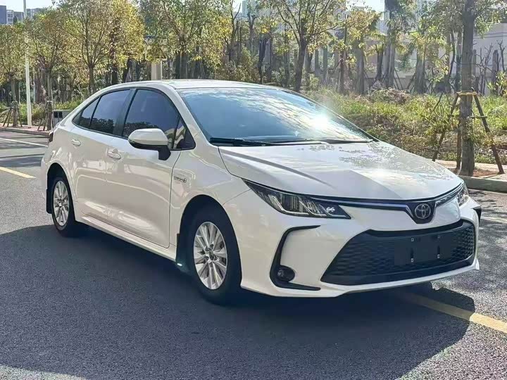 Фото 3 - Toyota Corolla