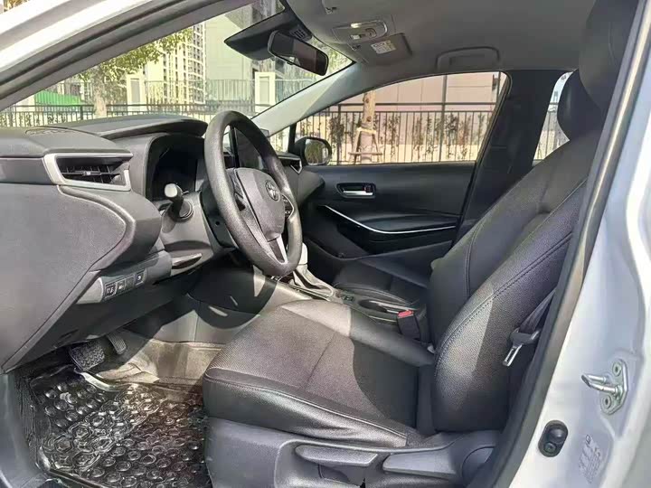 Фото 4 - Toyota Corolla