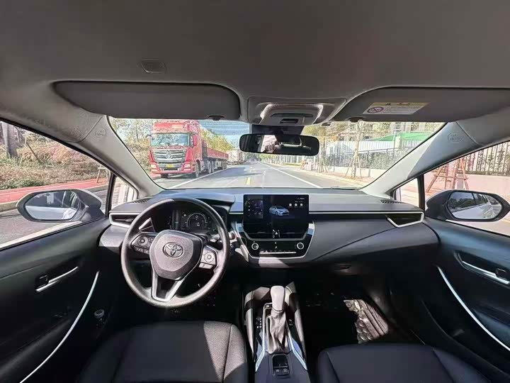 Фото 5 - Toyota Corolla