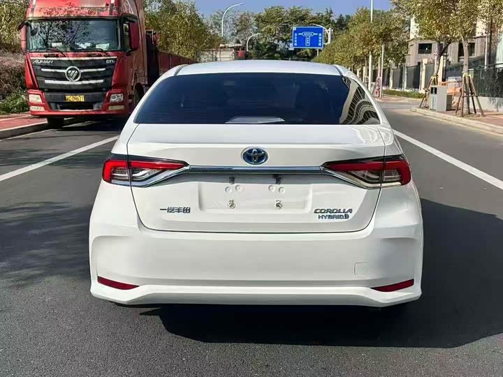 Фото 8 - Toyota Corolla