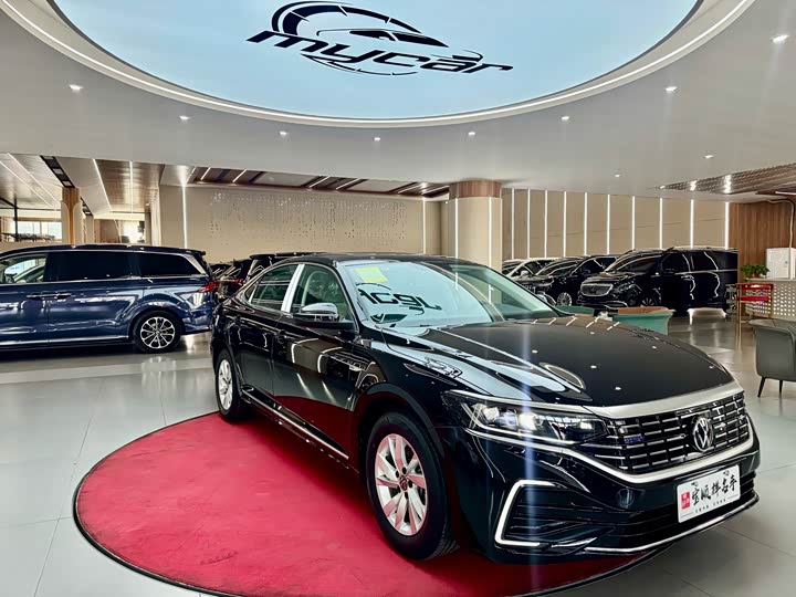 Фото 3 - Volkswagen Passat Hybrid