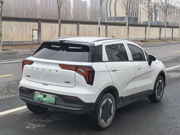 Фото 7 - Geely Geometry E Firefly