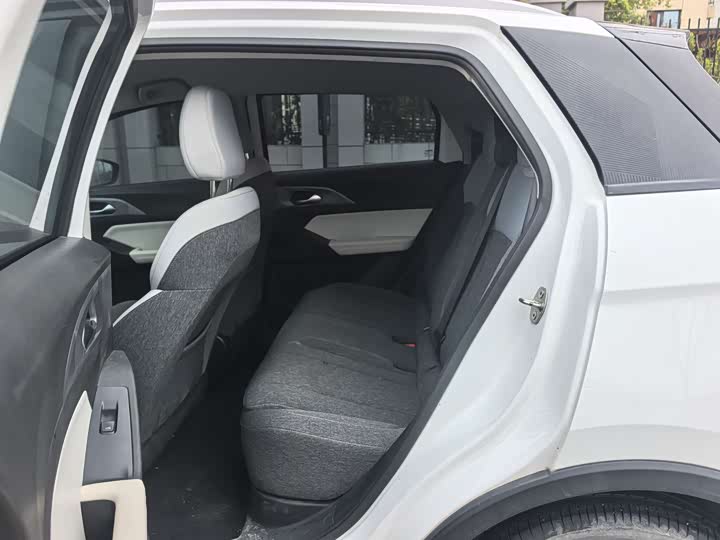 Фото 9 - Geely Geometry E Firefly