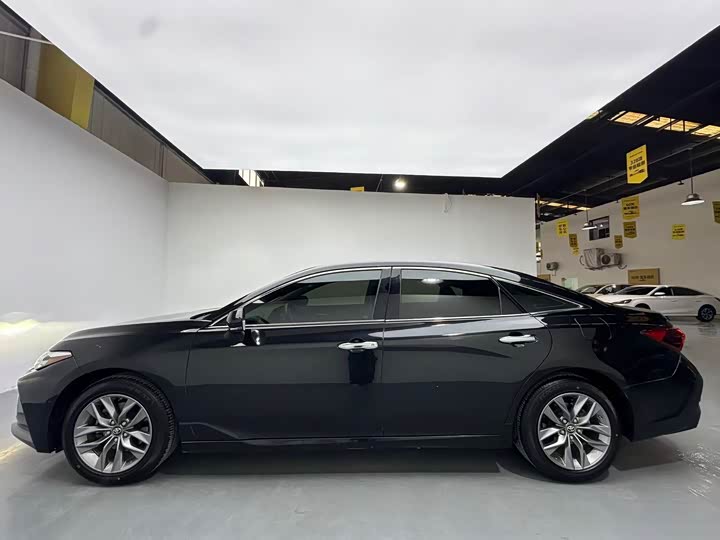 Фото 3 - Toyota Avalon