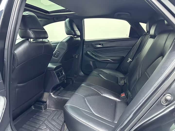 Фото 6 - Toyota Avalon