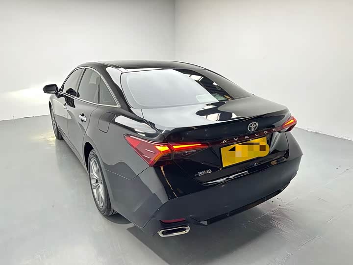 Фото 7 - Toyota Avalon