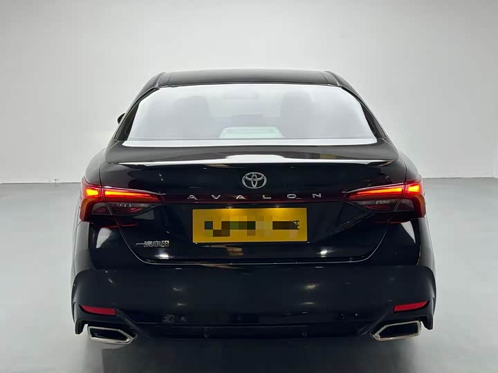 Фото 8 - Toyota Avalon
