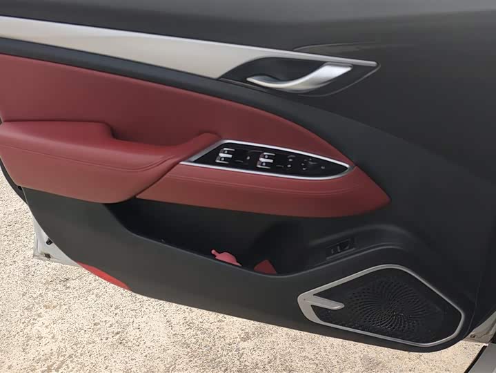 Photo 7 - Geely Emgrand GT