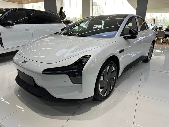 Фото 1 - XPeng Mona M03